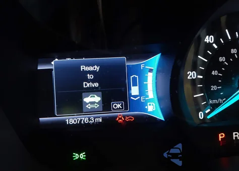 2013 Ford Fusion Hybrid Se z USA, uszkodzony, nr VIN 3FA6P0LUXDR115933